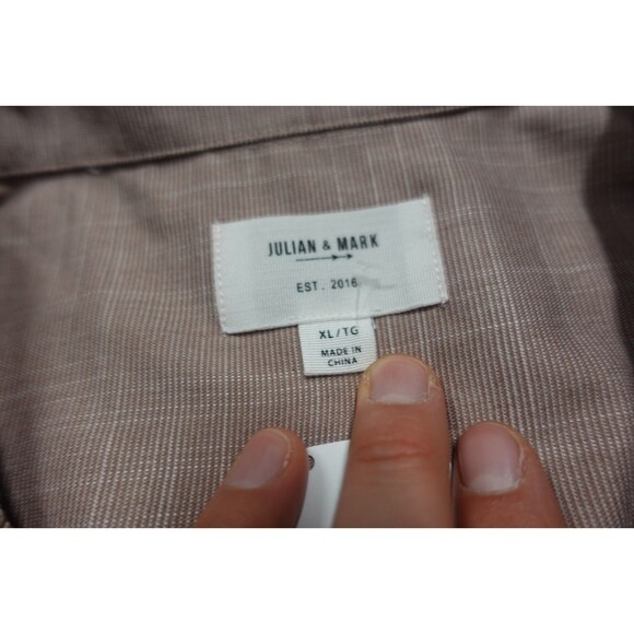 Julian & Mark Men's Size XL Dark Pink Soft Touch Stretch Crosshatch Button Shirt - Picture 6 of 8